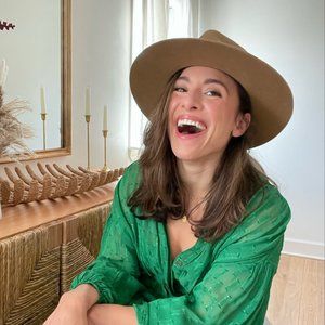 Meet your Posher, Ana